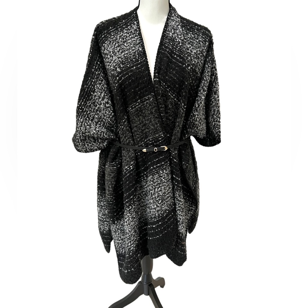 Woolrich Sweater Blanket Wrap Shall Poncho Black and Grey One Size